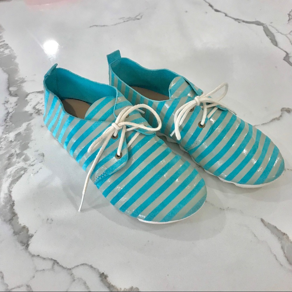 Girls Zuzii Oxford shoes blue silver stripe 11